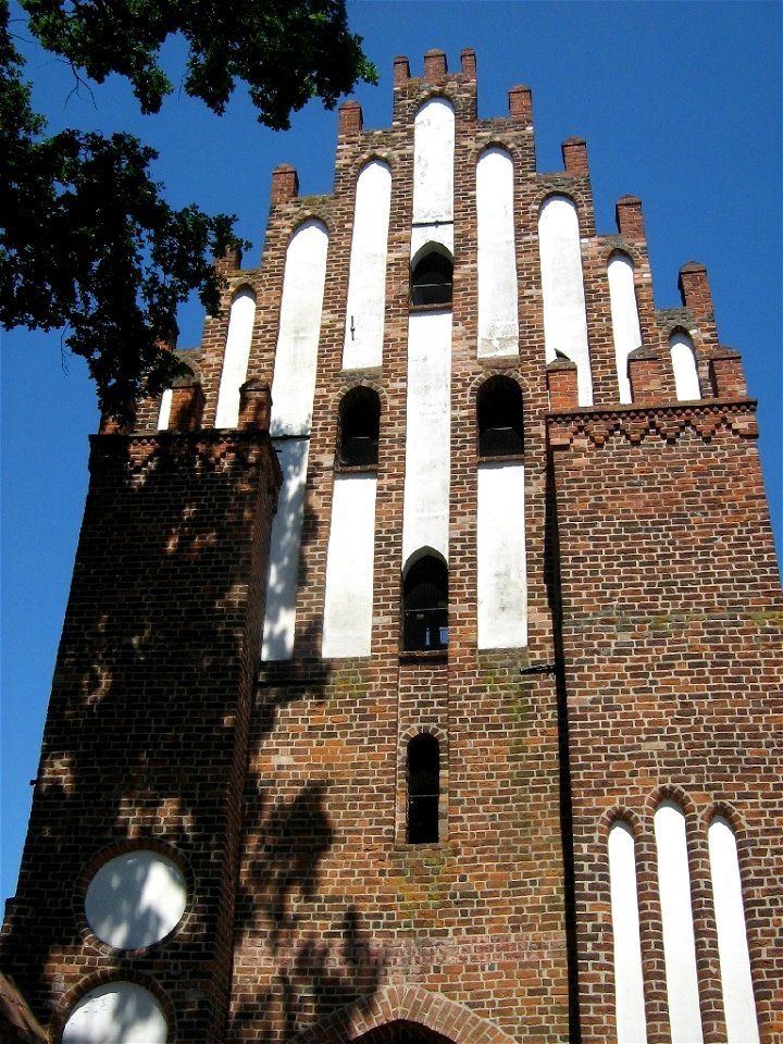 Das Stargarder Tor (Haupttor, Feldseite) in Neubrandenburg.