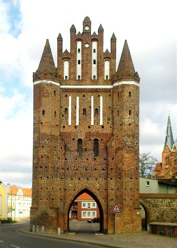 Feldseite des Neubrandenburger Tores in Friedland in Mecklenburg