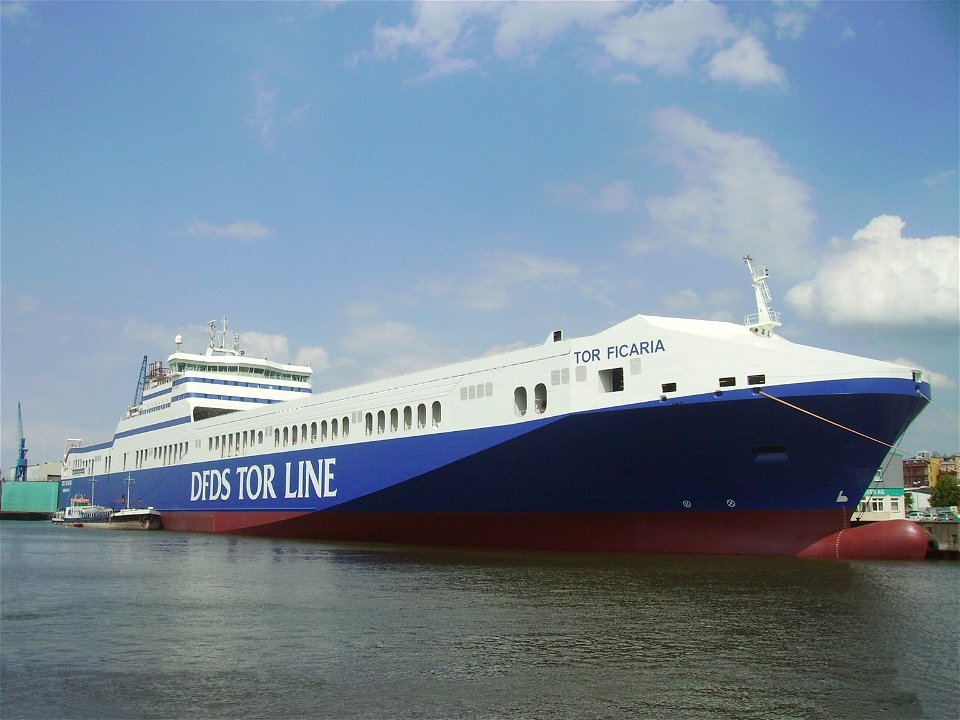 The ro-ro ship Tor Ficaria at MWB in Bremerhaven. IMO number: 9320568