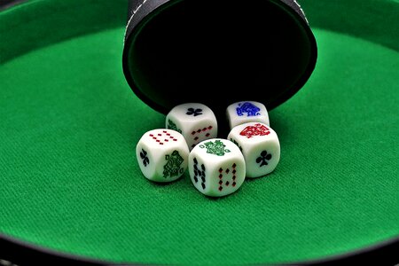 Play gesellschaftsspiel win