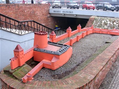 Metallmodell (Maßstab 1:25): "Brama Oławska" (Ohlauer Tor), zeigt einen Abschnitt der Breslauer Stadtbefestigung im Zustand gegen Ende des 16. Jahrhunderts mit der dem Ohlauer Stadttor vorgelagerten T