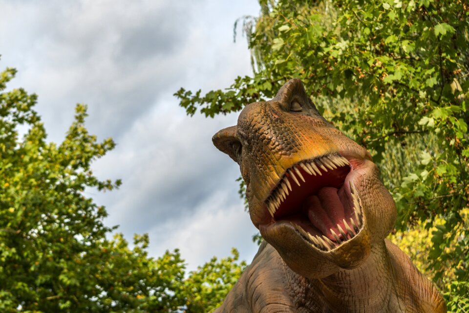 Dino reptile predator