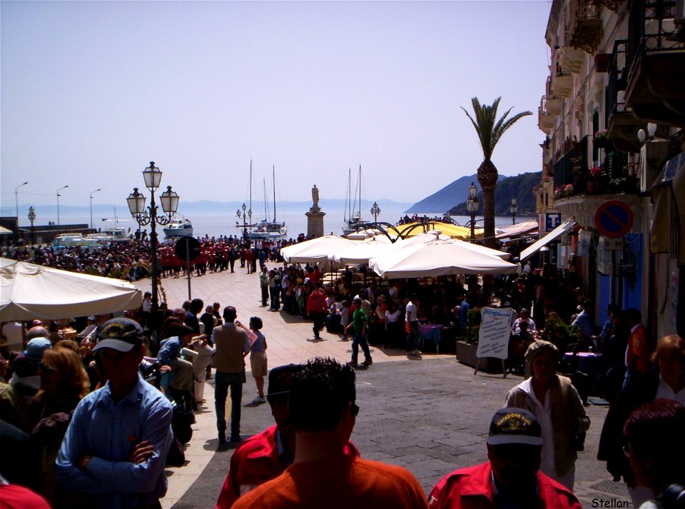 View of Marina Corta on Lipari at Easter 2006.