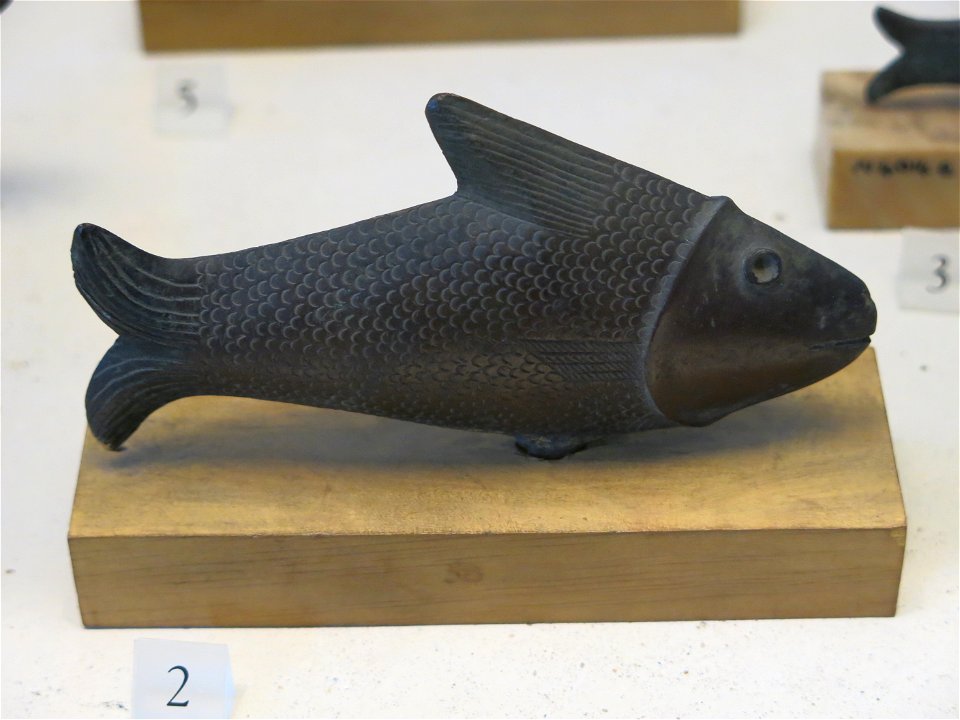 Poisson Lepidotos, Bronze, Late period of ancient Egypt (664-332 BC). Louvre museum (Paris, France).