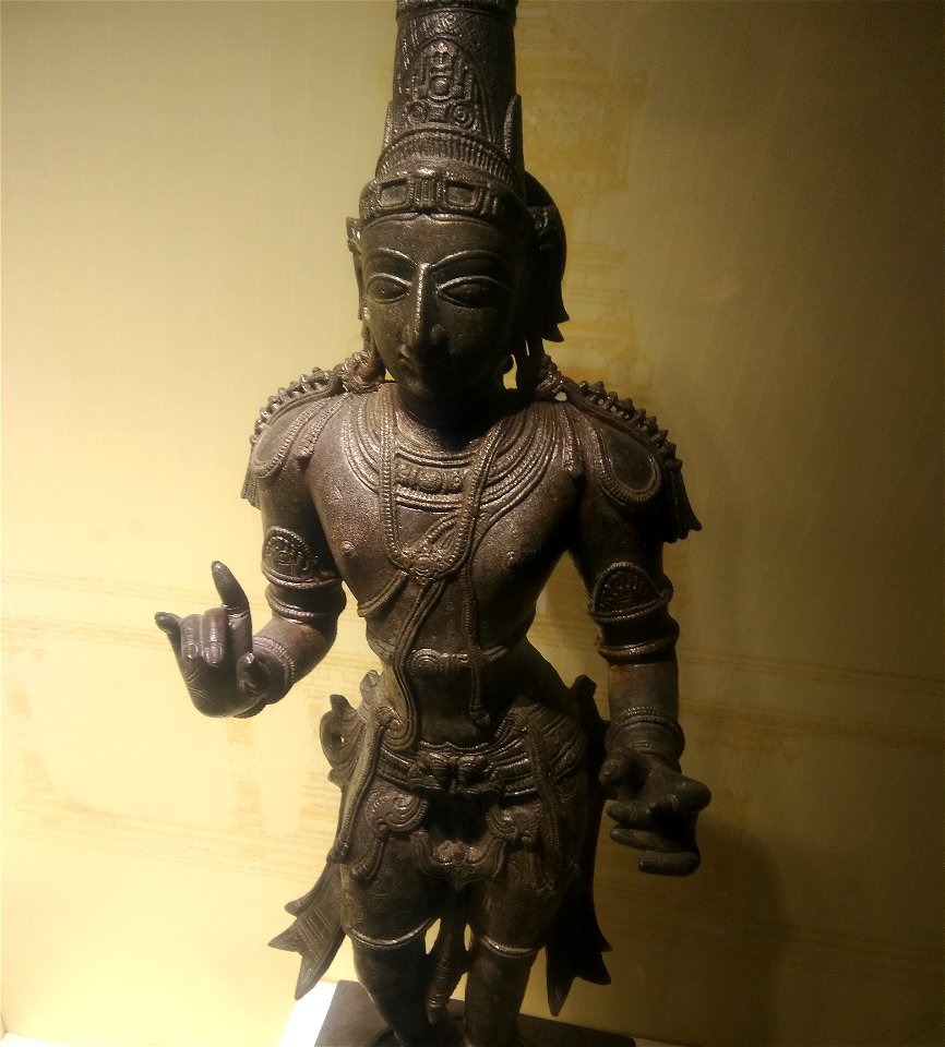 Rama:
Rama standing dvibhanga on padmapitha is shown apparently holding a bow and arrow in his hand .He is wearing 
Kirita

Hara.
Kundala.

Skandamala.

Keyura.
kankana.

Yagnopavitha.

Udarabanda.


