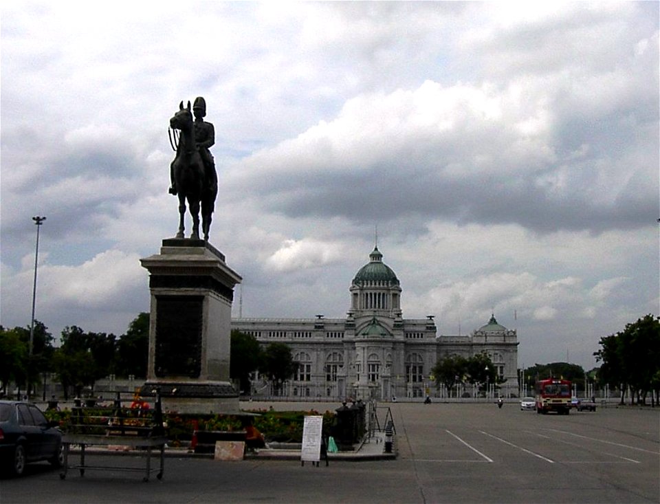 :Throne Hall, Bangkok. July 2006