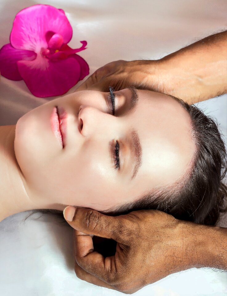 Head massage ayurveda girl