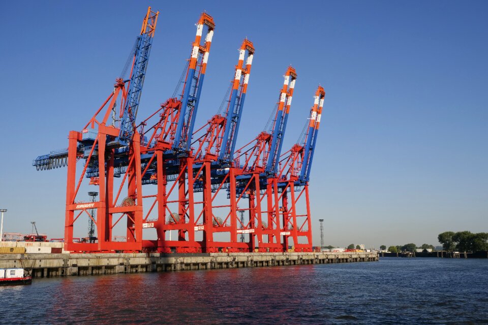 Hamburg gantry cranes elbe