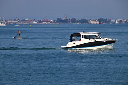 Motor recreation boat