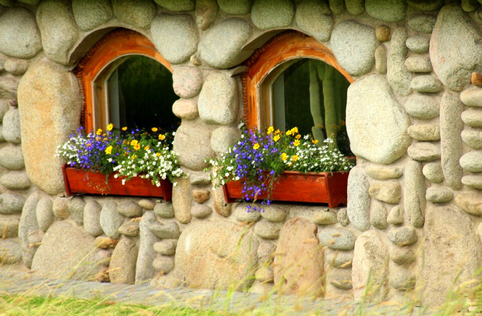 Building windows stone