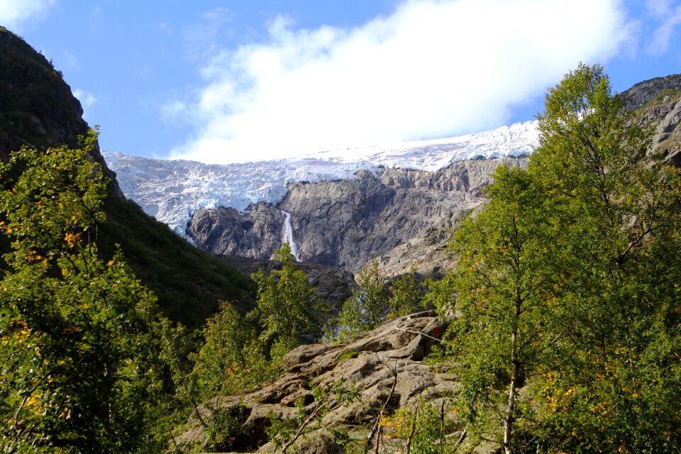 Mountains trees snow