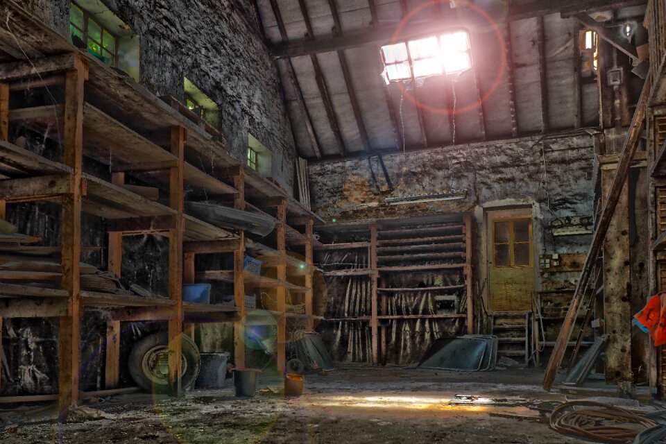 Abandoned pforphoto broken