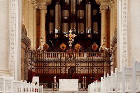 Chapel altar organ photo