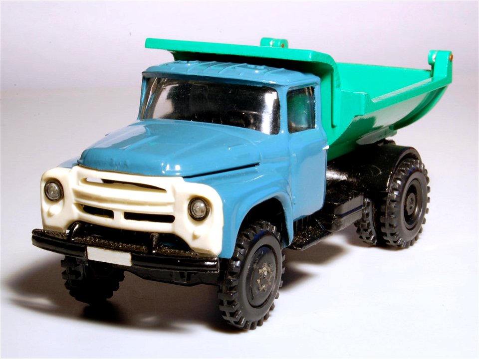 ZIL MMZ 555 (1964-1976)
