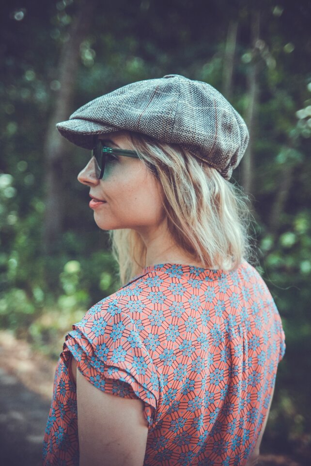 Krupnyj plan model glasses