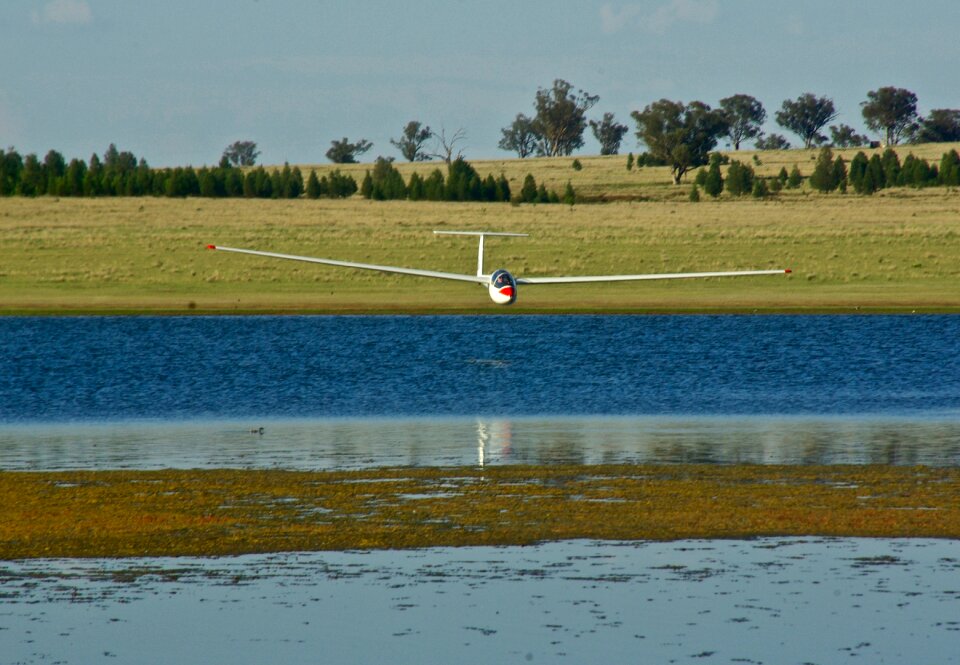 Lake sailplane gliding