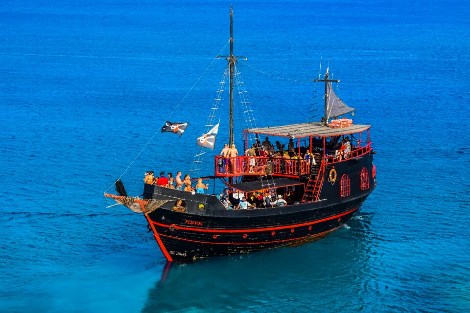 Boat tourism vessel