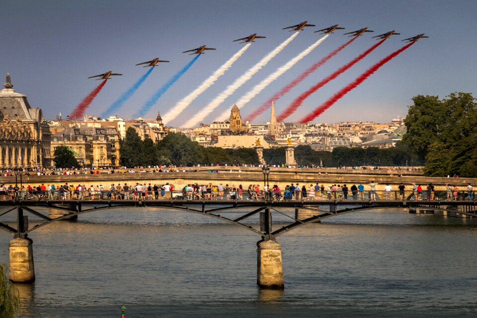 14 july sky pont des arts