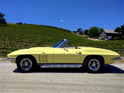 Chevrolet Corvette photo