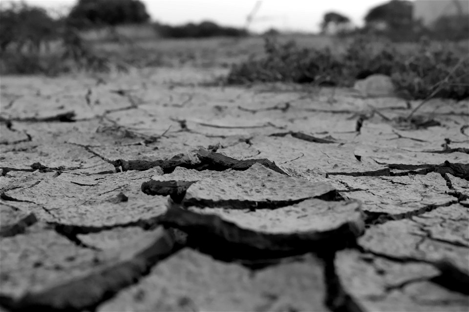 Crack Ground