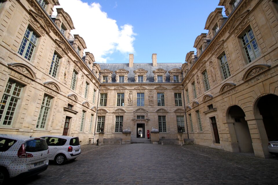 Paris museum architecture