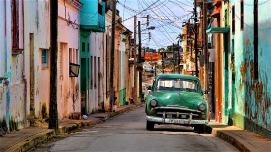 Cuba Street Car photo