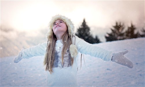 Girl Snow photo