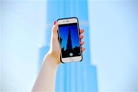 Smartphone Burj Khalifa photo