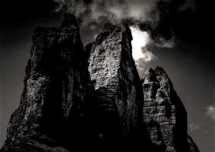 Tre Cime Di Lavaredo photo