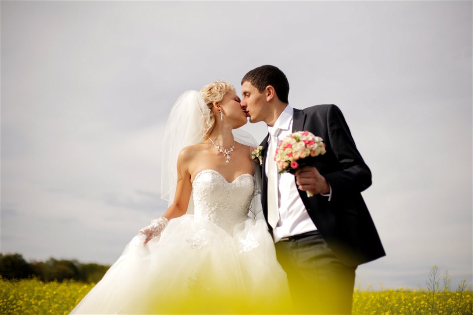 Couple Wedding Kiss