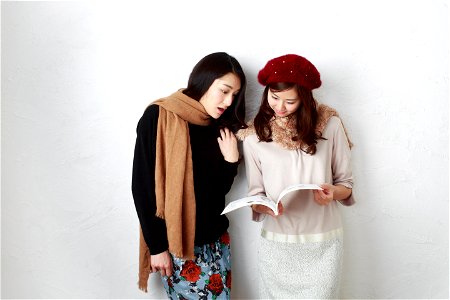 Women Reading