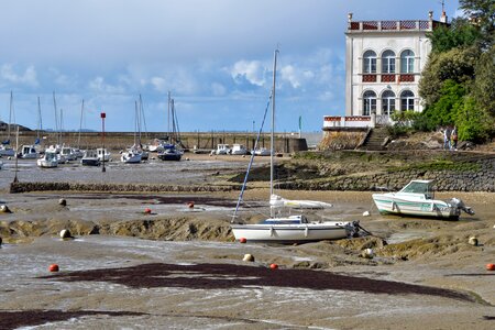 Low tide boat sand
