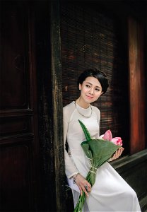 Woman Ao Dai photo