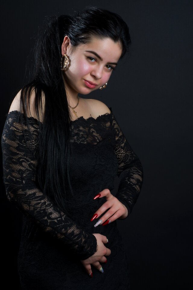 Style model black