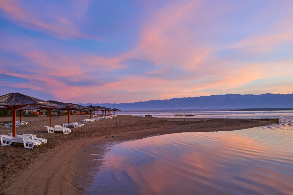 Dawn the sky pink