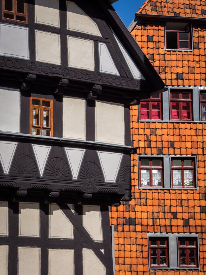 Truss architecture facade