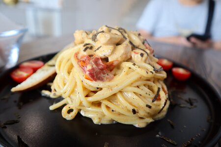 Hot plate plate pasta