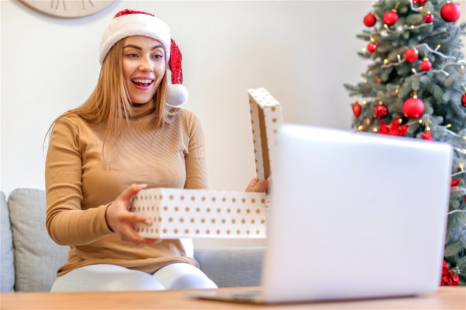 Christmas Gift Girl