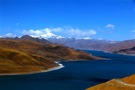 Yamdrok Lake Tibet photo