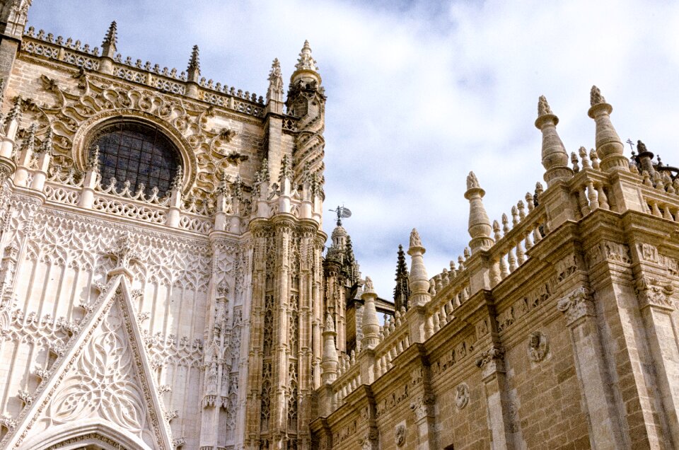 Building tourism city