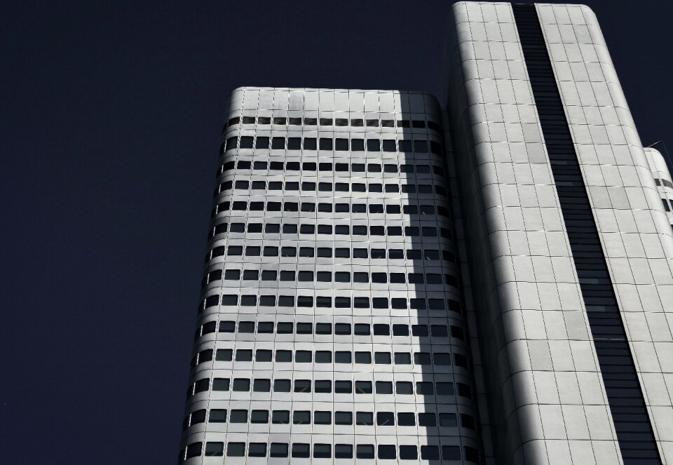Building modern city
