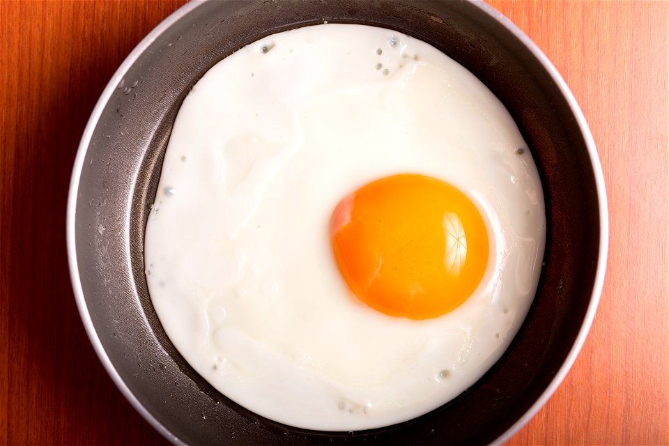 Fried Eggs Cooking