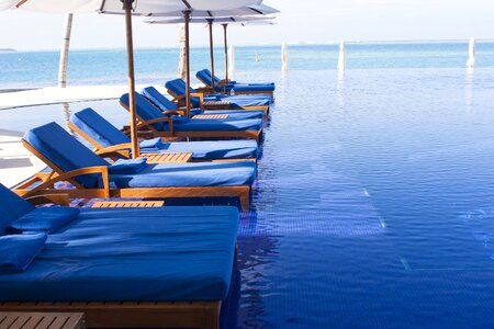 Atoll pool sofa