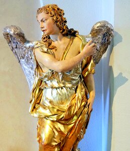 Sculpture statue wing