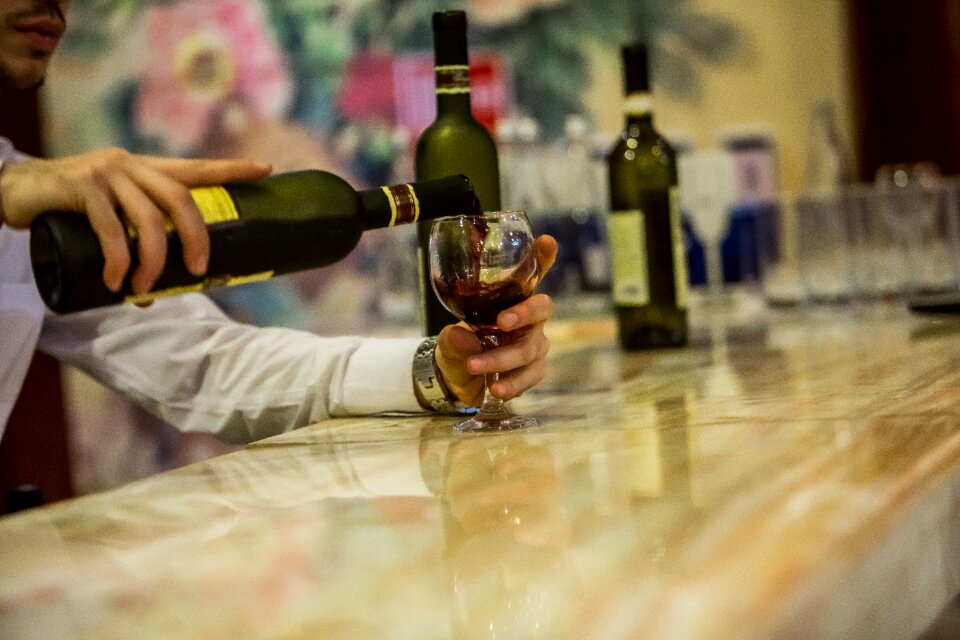 Glasses bar bartender