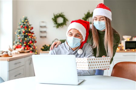Couple Christmas Covid