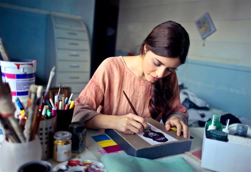 Woman Draw Illustration
