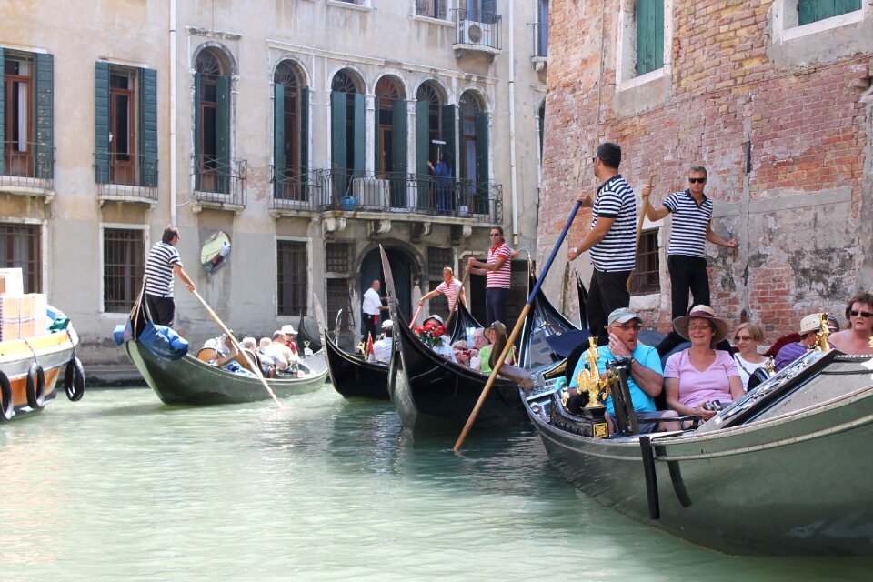 Boat italy gondolier photo