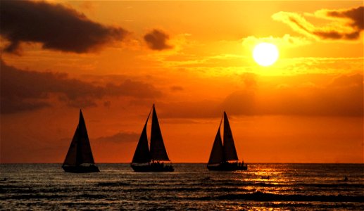Sunset Sea Yacht