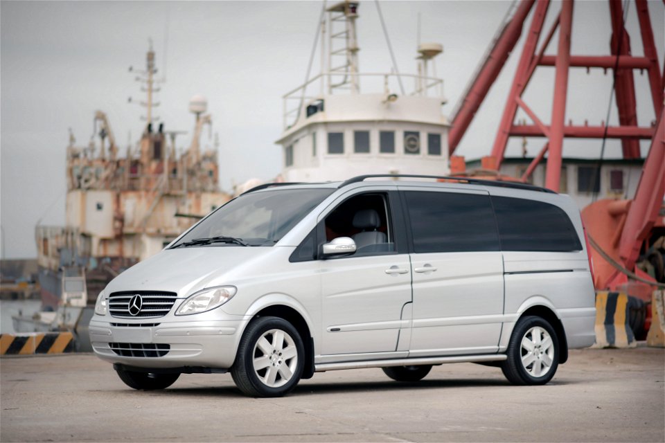 Mercedes Benz Viano photo